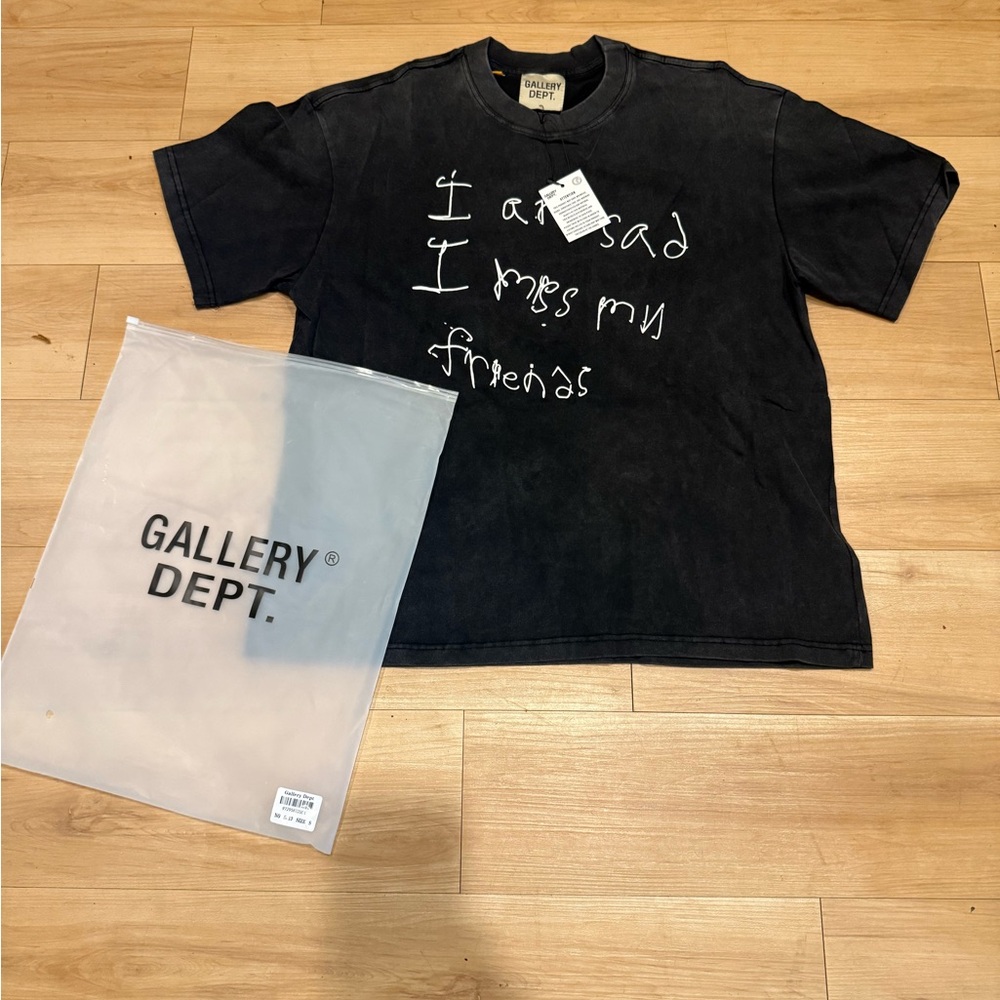 Gallery Dept Black men’s Tee with White Text